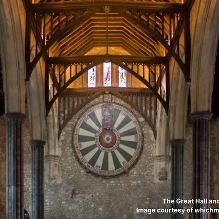 The Old Brewery Boardroom - Winchester City Centre - Unique Property - Free Parking - Sleeps 6 - By Xplus Stays ภายนอก รูปภาพ